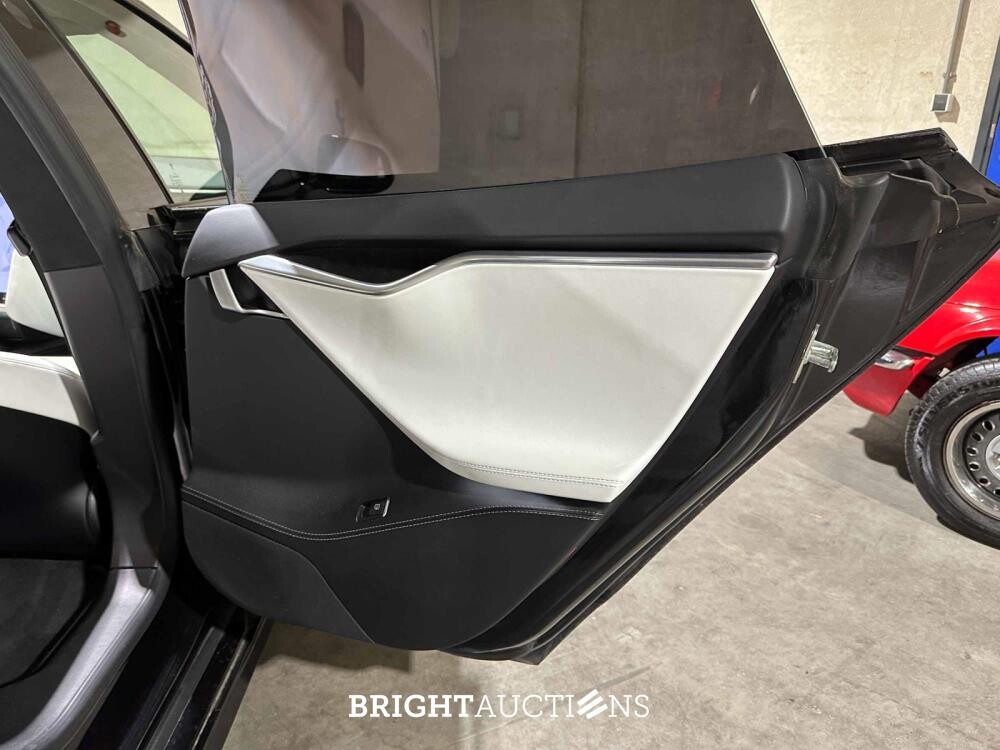 Tesla Model S 100D 417pk 2017 (Origineel-NL), RK-841-R