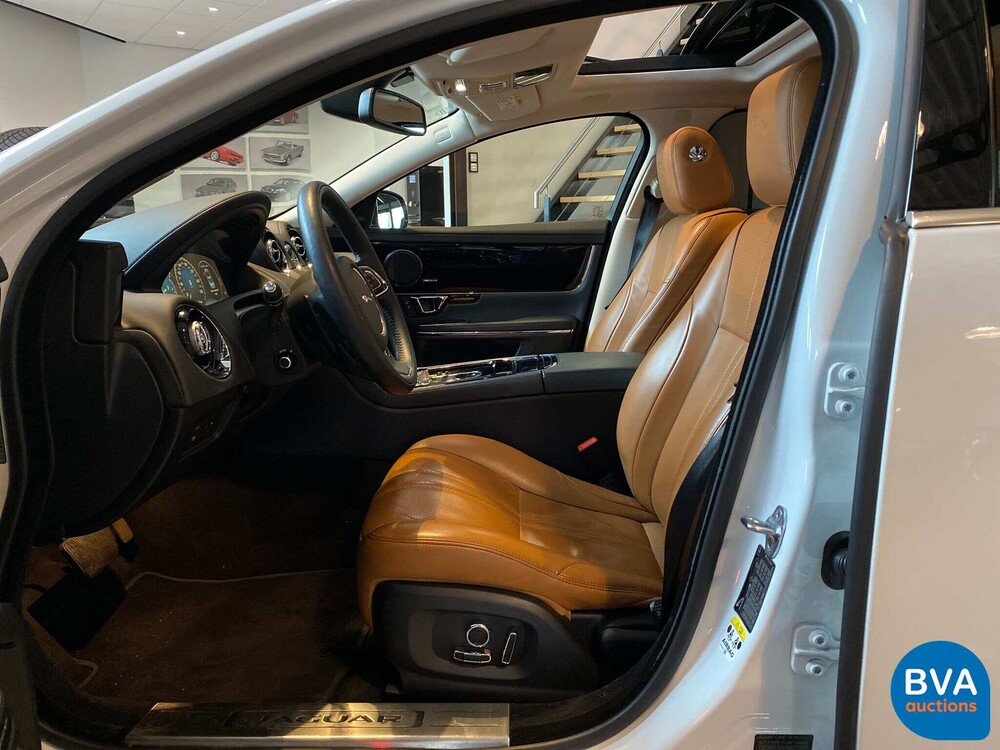 Jaguar XJ3.0 D Premium Luxury 300 PS 2018 Facelift, TD-898-B.