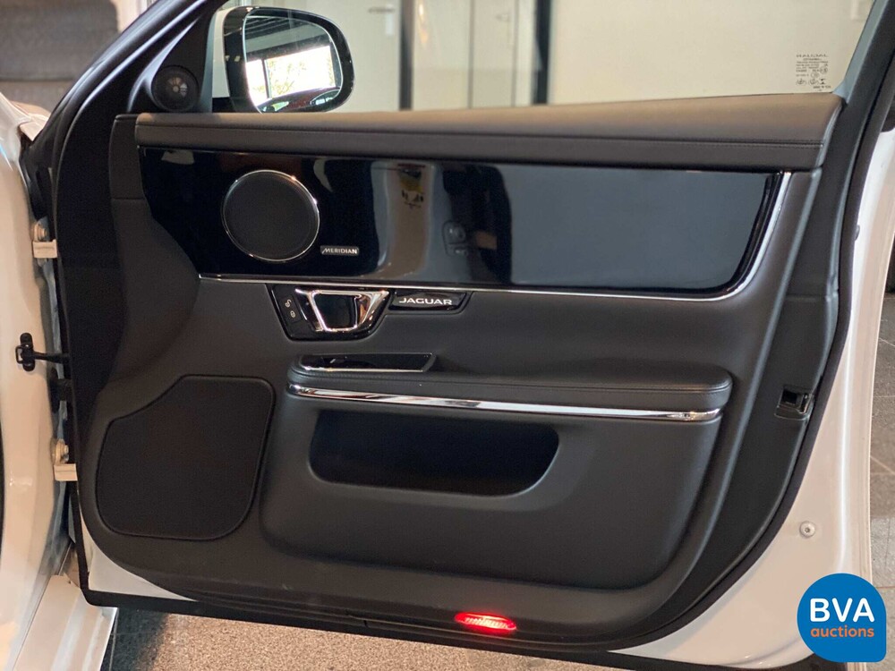 Jaguar XJ3.0 D Premium Luxury 300 PS 2018 Facelift, TD-898-B.
