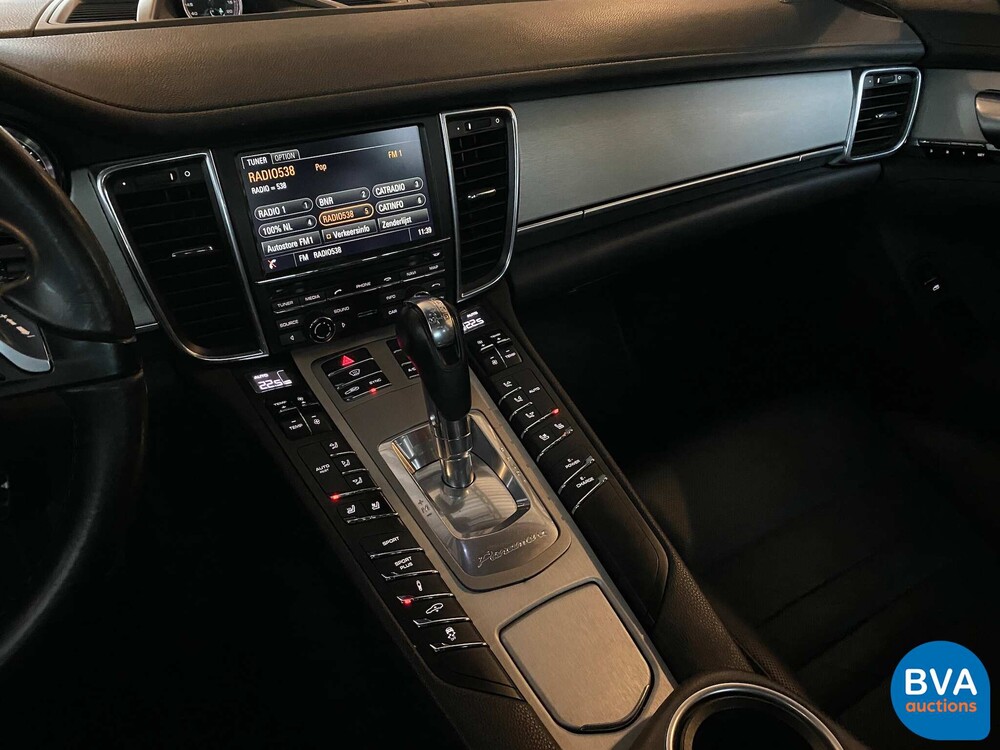 Porsche Panamera S E-Hybrid 416pk SportChrono 2014 -Org NL-, 5-TDZ-03.