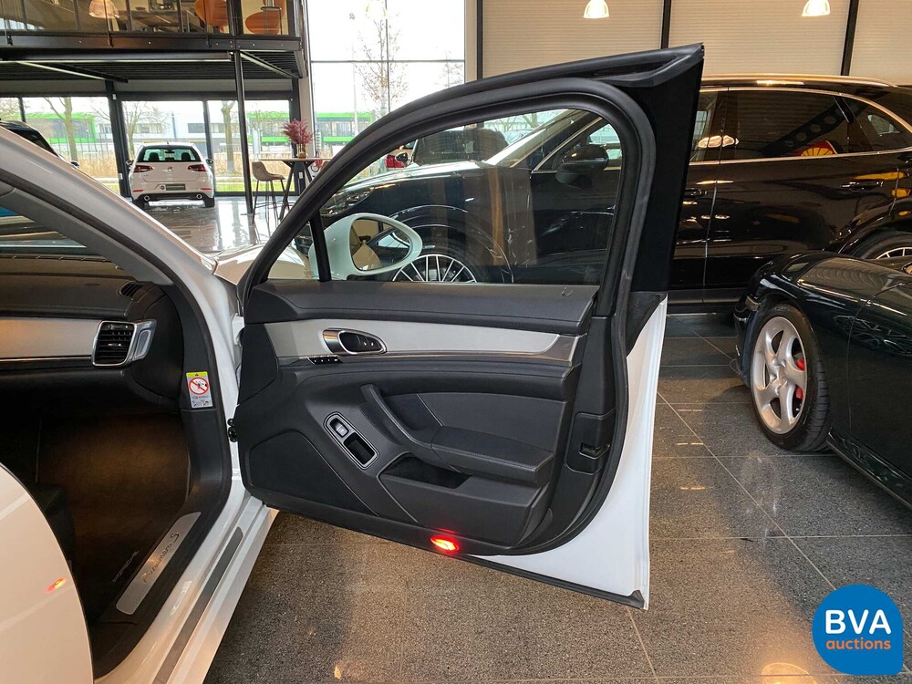 Porsche Panamera S E-Hybrid 416pk SportChrono 2014 -Org NL-, 5-TDZ-03.