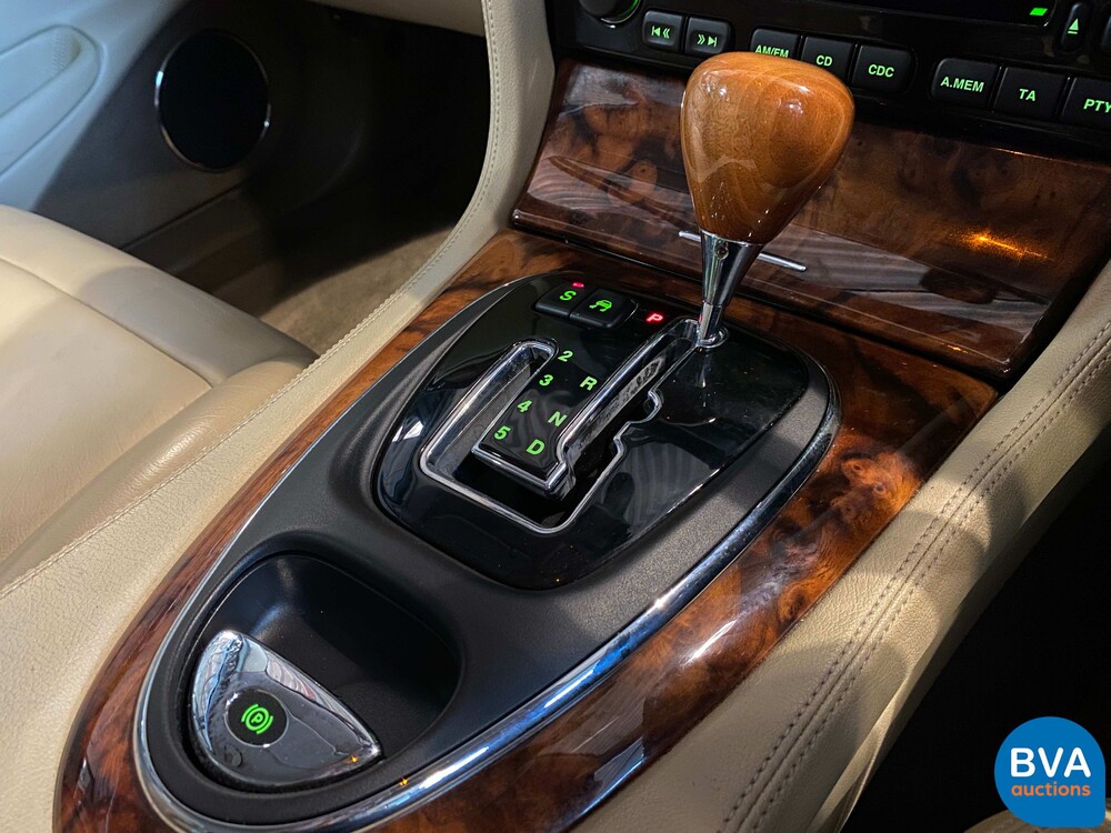 Jaguar XJ 3.0 V6 Long Executive 238pk 2005, H-738-NT.