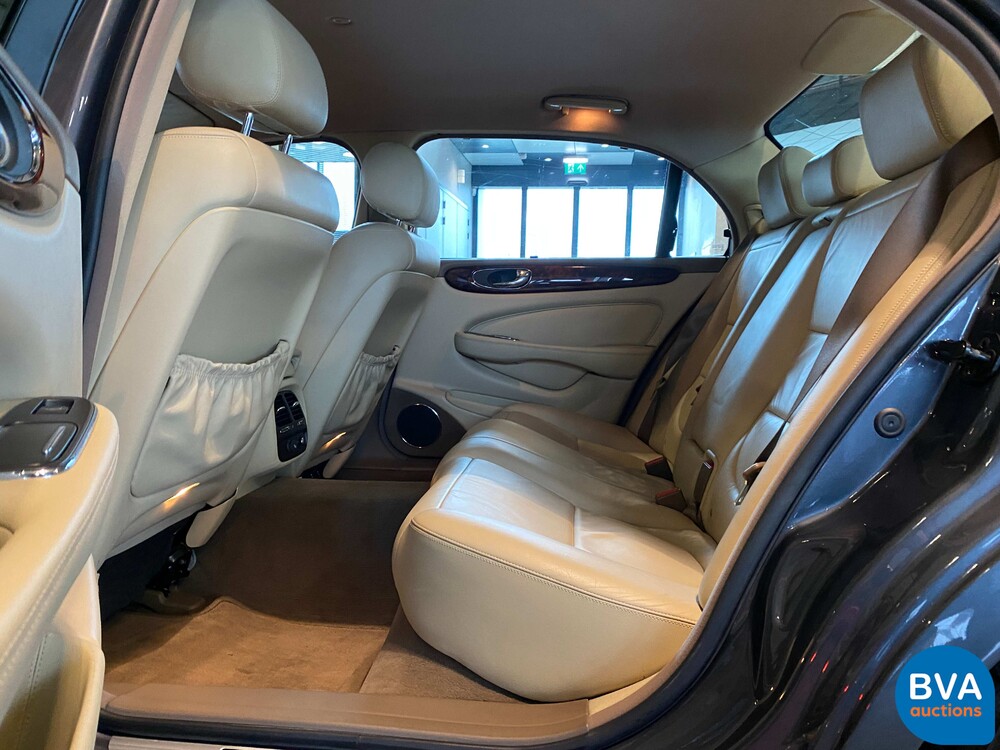 Jaguar XJ 3.0 V6 Long Executive 238pk 2005, H-738-NT.