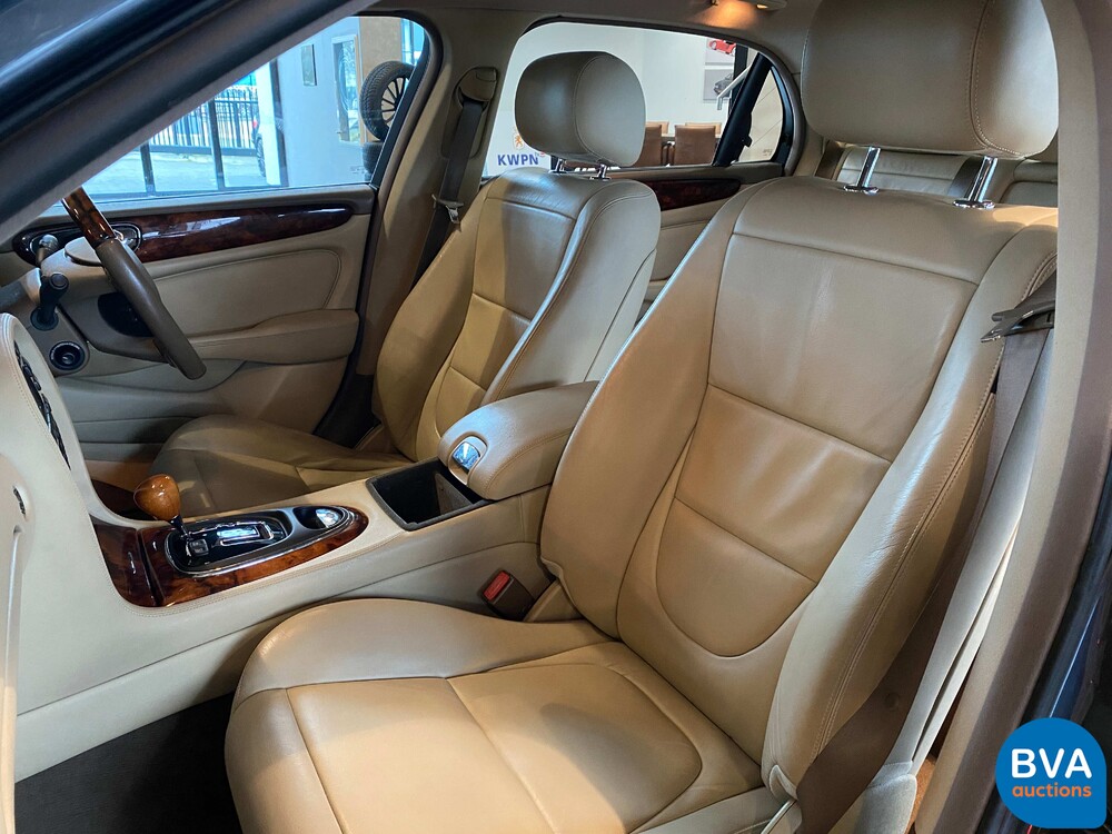 Jaguar XJ 3.0 V6 Long Executive 238pk 2005, H-738-NT.