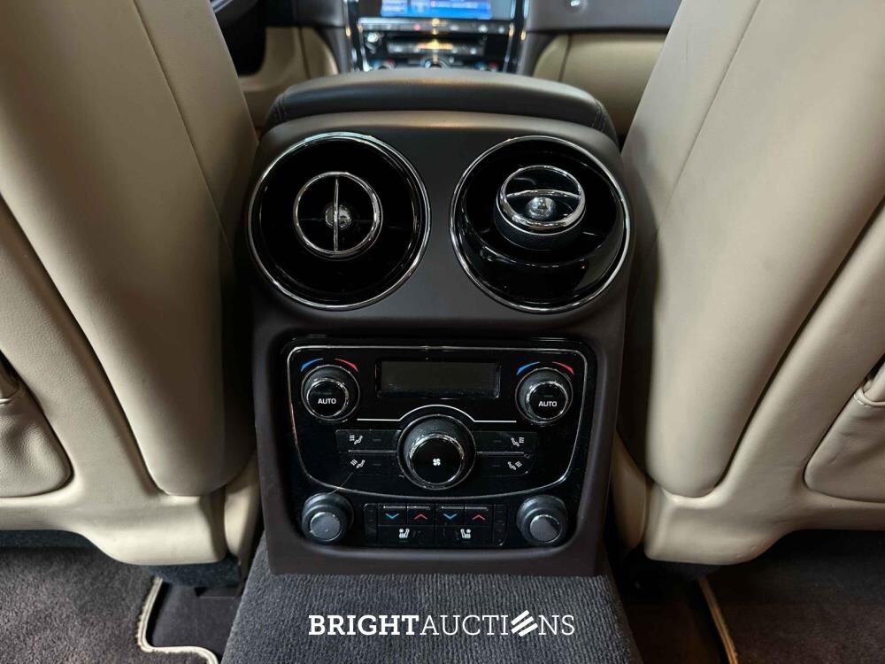 Jaguar XJ L 5.0 V8 LWB Portfolio 385pk 2011 MY