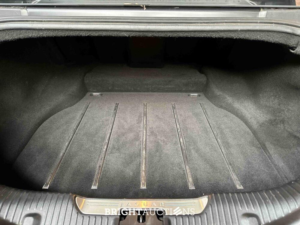 Jaguar XJ L 5.0 V8 LWB Portfolio 385pk 2011 MY