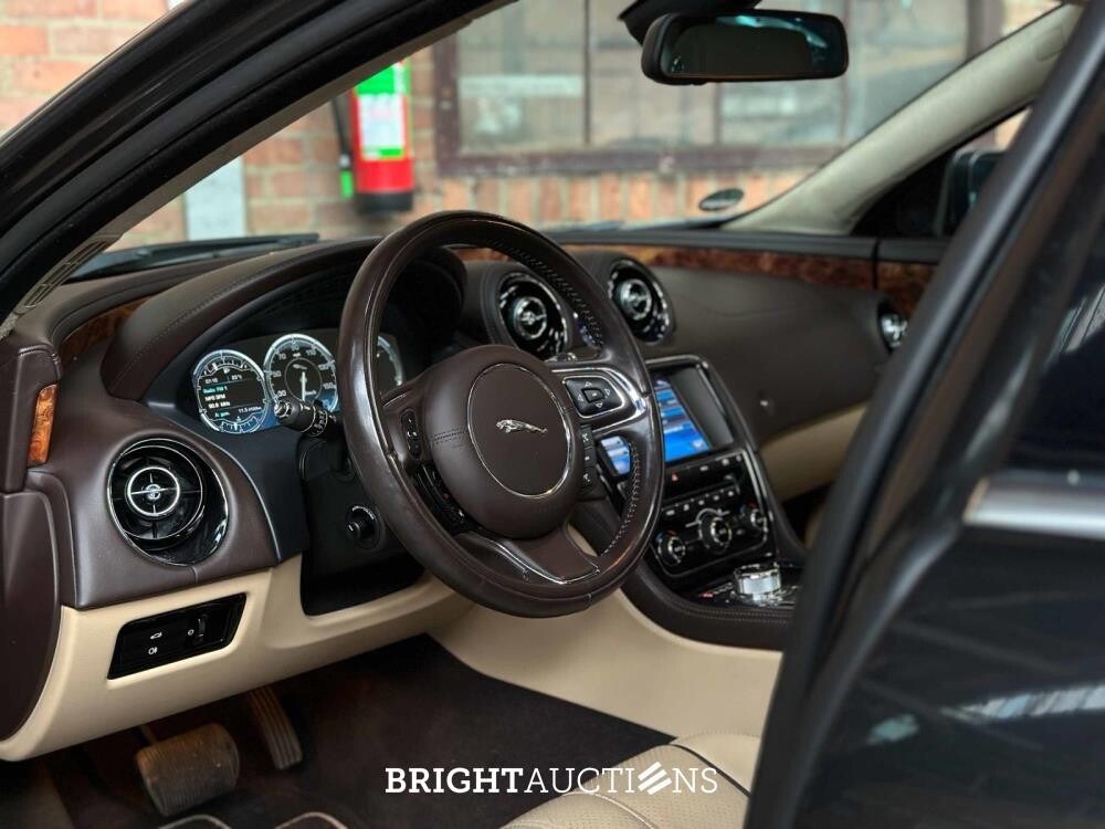 Jaguar XJ L 5.0 V8 LWB Portfolio 385pk 2011 MY