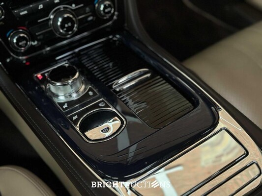 Jaguar XJ L 5.0 V8 LWB Portfolio 385pk 2011 MY