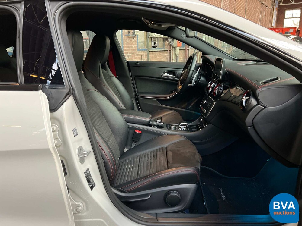 Mercedes-Benz CLA 45 AMG Shooting Brake 4matic CLA45 381pk FACELIFT, J-885-RZ.
