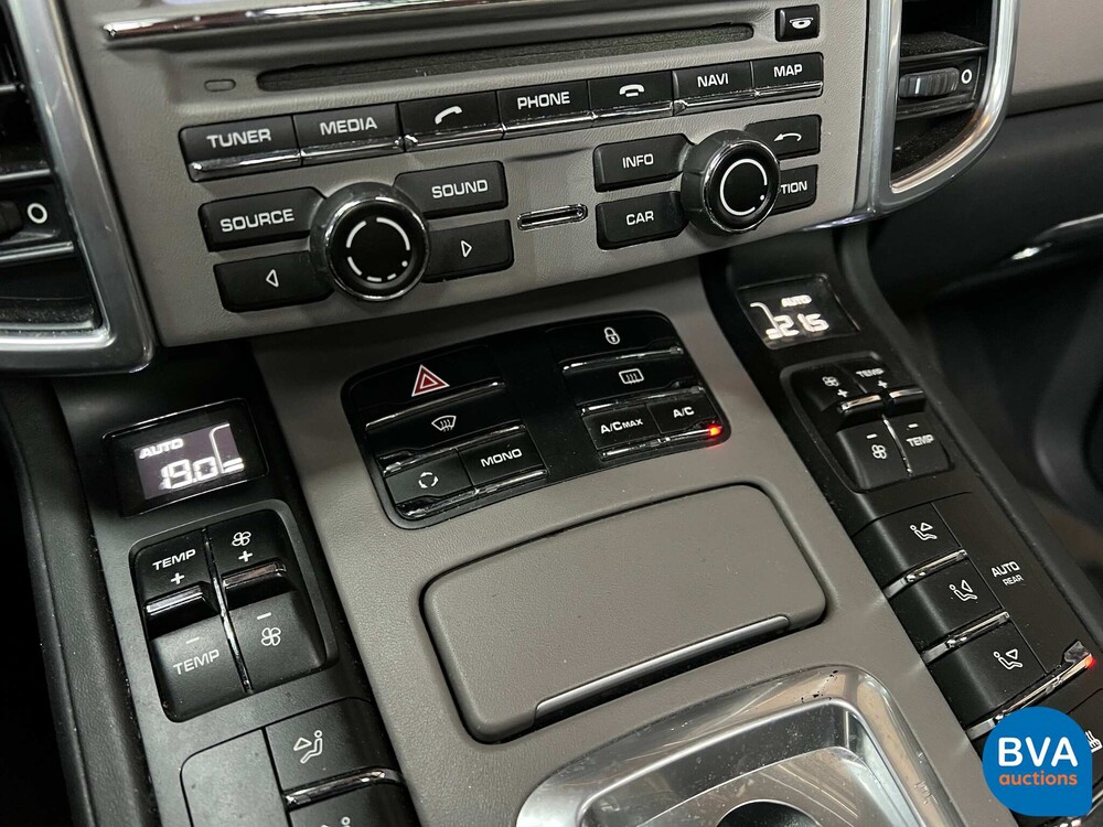 Porsche Cayenne S4.8 Sportchrono 400 PS 2013, JP-842-T.