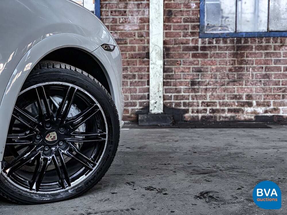 Porsche Cayenne S4.8 Sportchrono 400 PS 2013, JP-842-T.