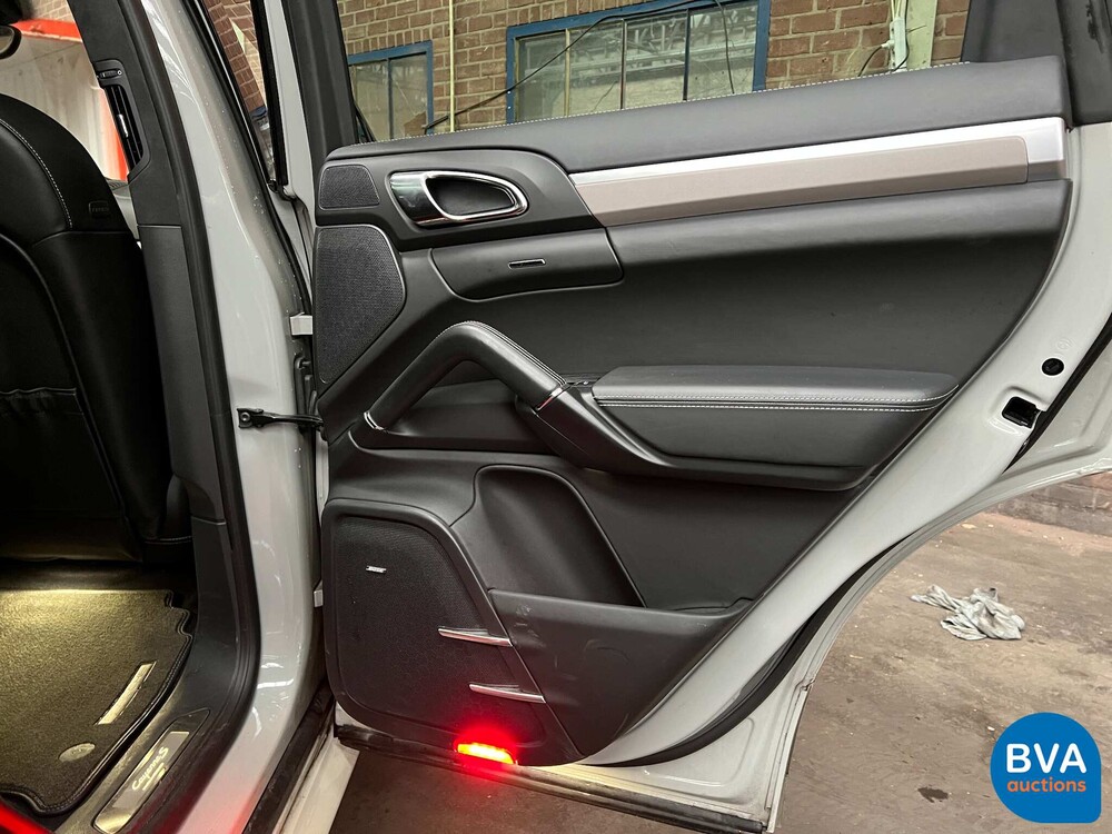 Porsche Cayenne S4.8 Sportchrono 400 PS 2013, JP-842-T.