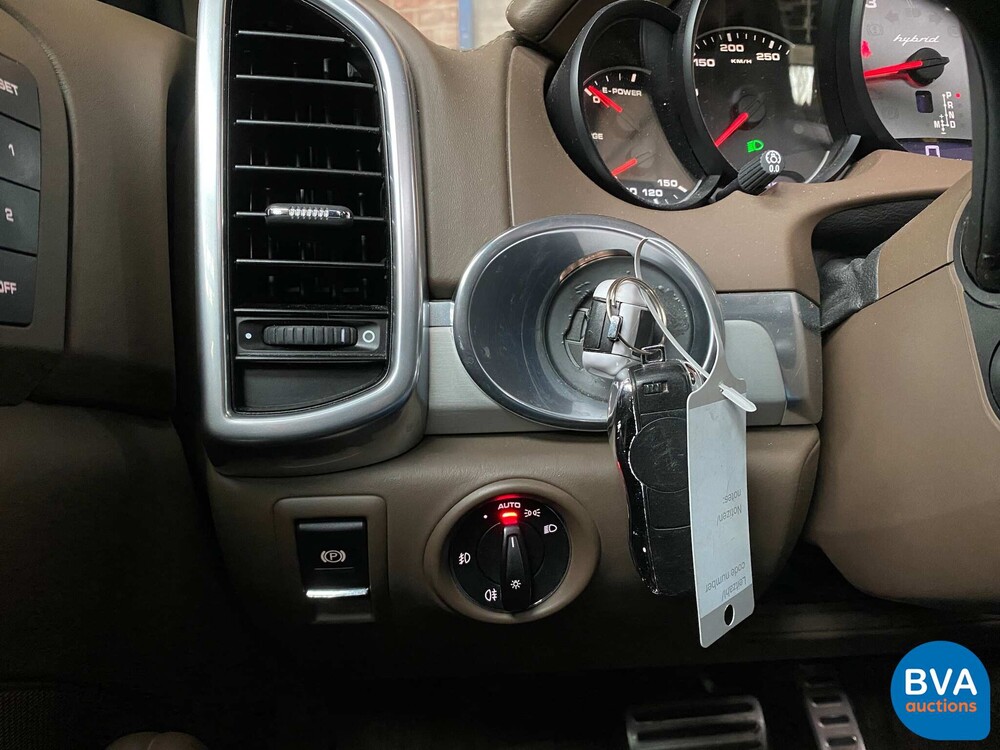 Porsche Cayenne 3.0 S Hybrid 380 PS 2010 NW MODELL, 8-TNP-79.