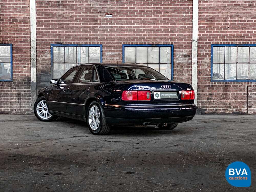 Audi A8 2.8 5V quattro Exclusive 193pk 2002 -Org. NL-, 21-JZ-DK.
