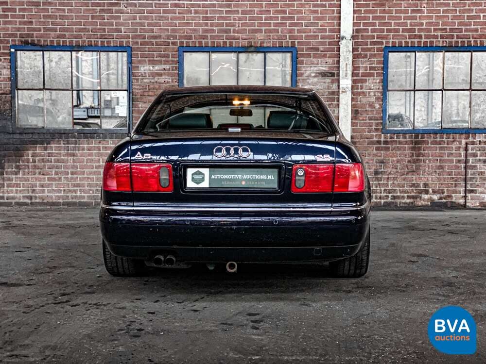 Audi A8 2.8 5V quattro Exclusive 193pk 2002 -Org. NL-, 21-JZ-DK.