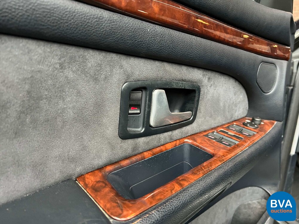 Audi A8 2.8 5V quattro Exclusive 193pk 2002 -Org. NL-, 21-JZ-DK.