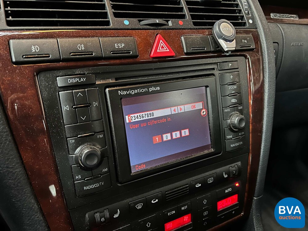 Audi A8 2.8 5V quattro Exclusive 193pk 2002 -Org. NL-, 21-JZ-DK.