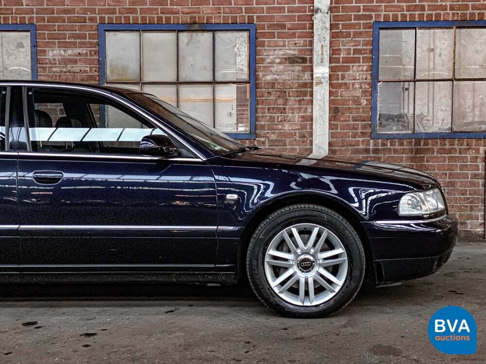 Audi A8 2.8 5V quattro Exclusive 193pk 2002 -Org. NL-, 21-JZ-DK.