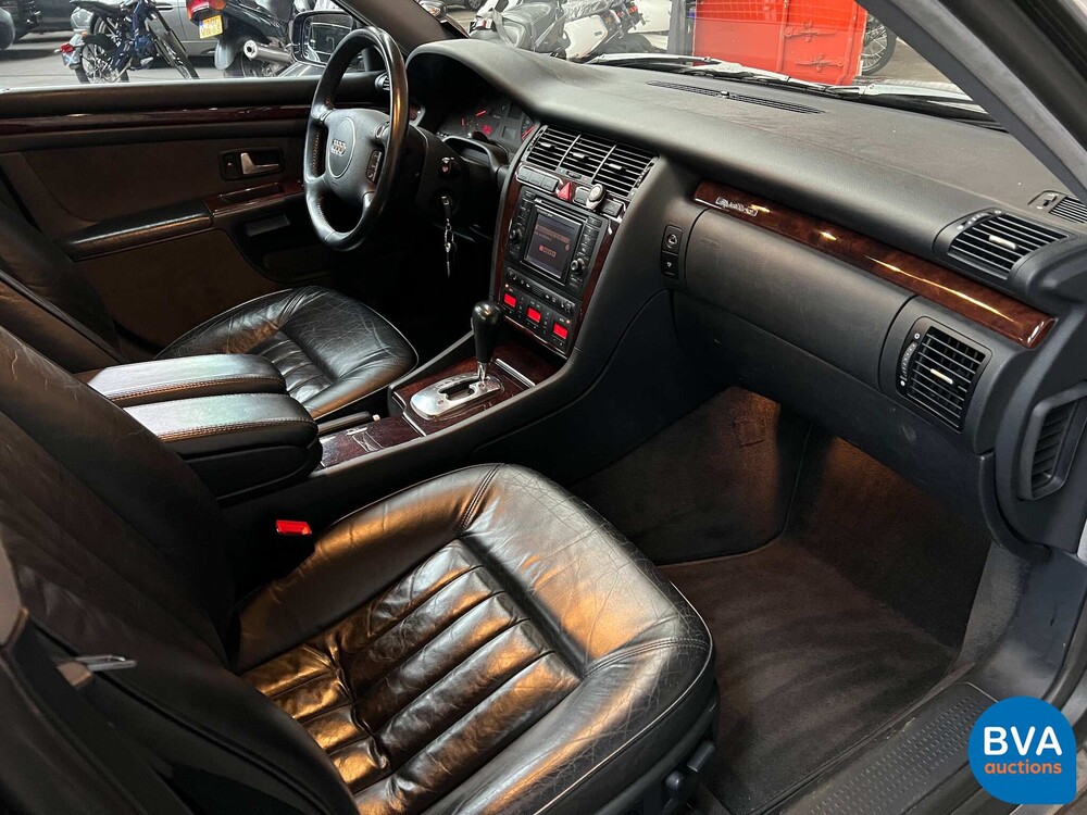 Audi A8 2.8 5V quattro Exclusive 193pk 2002 -Org. NL-, 21-JZ-DK.