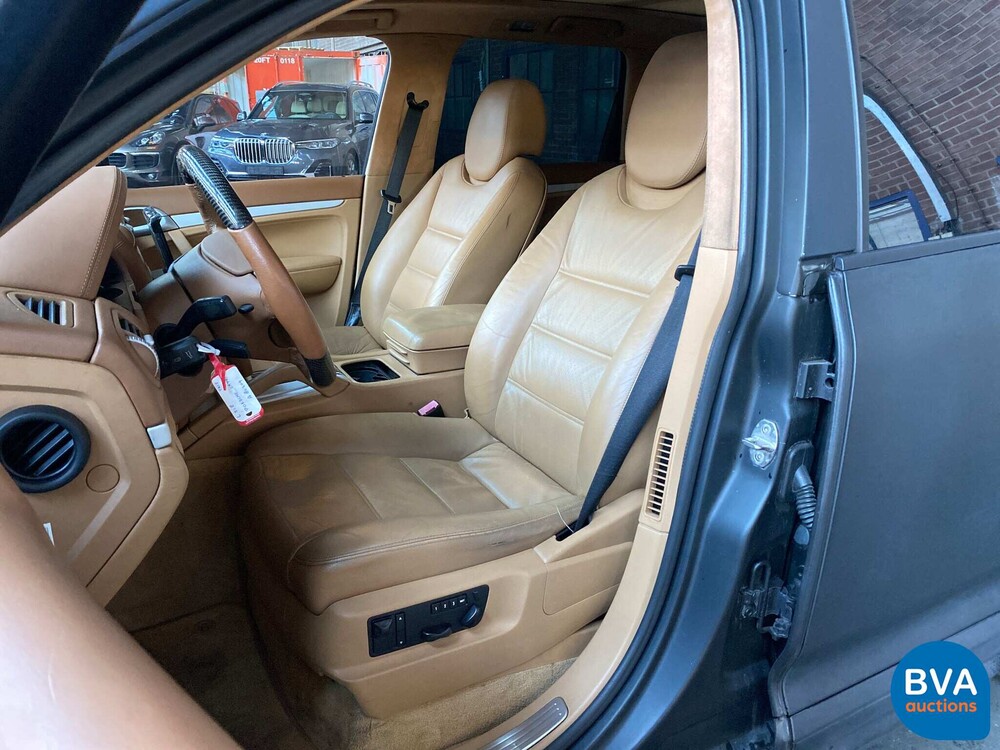 Porsche Cayenne Turbo 4.5 V8 450hp 2005 -YOUNGTIMER-.