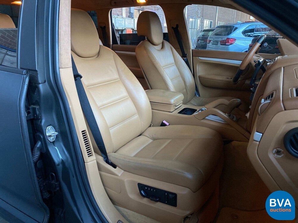 Porsche Cayenne Turbo 4.5 V8 450hp 2005 -YOUNGTIMER-.