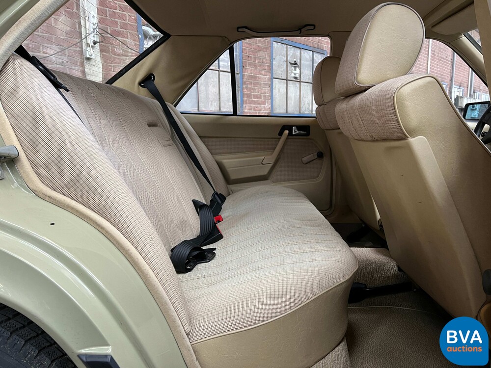 Mercedes-Benz 190E 2.0 90 PS W201 1983, 66-NDZ-8.