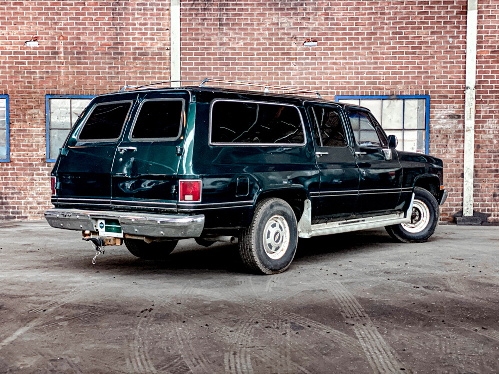 Chevrolet Suburban C2500 180 PS 1985.