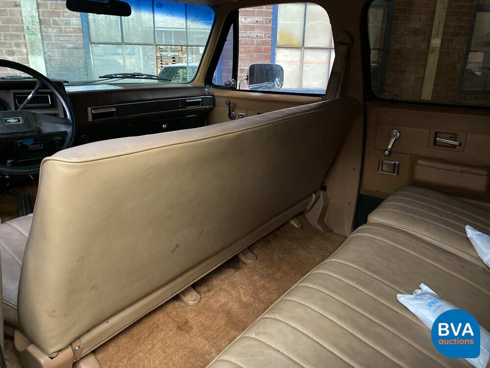 Chevrolet Suburban C2500 180 PS 1985.