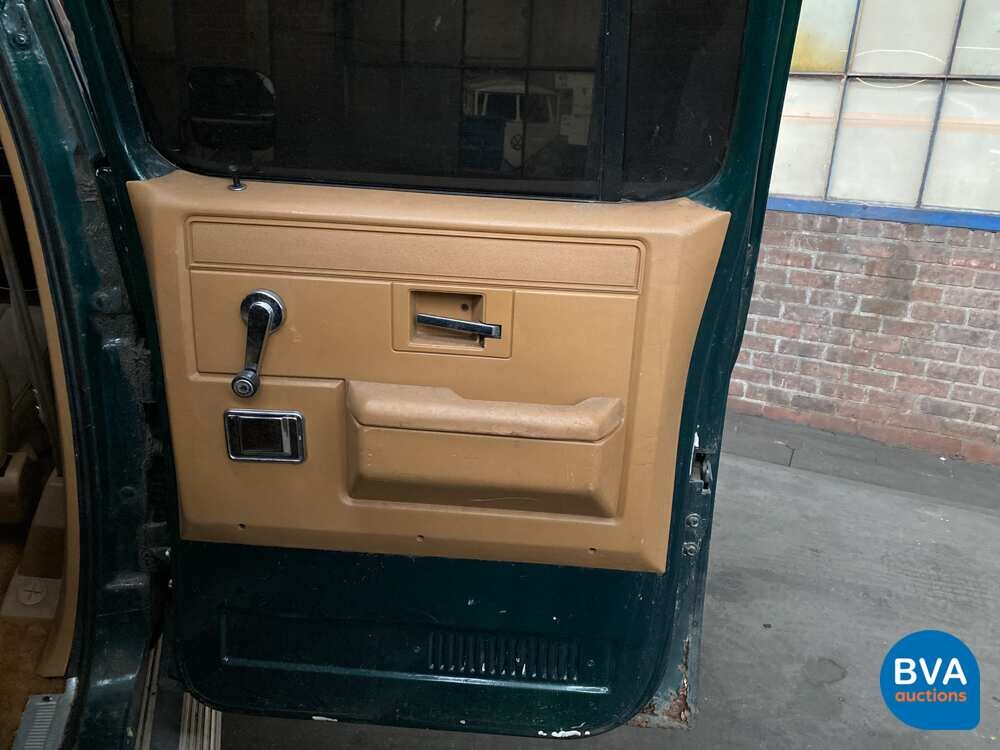 Chevrolet Suburban C2500 180 PS 1985.