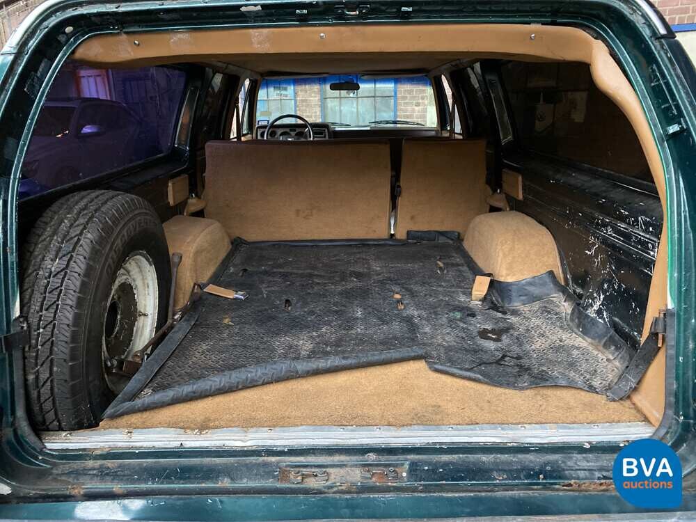 Chevrolet Suburban C2500 180 PS 1985.
