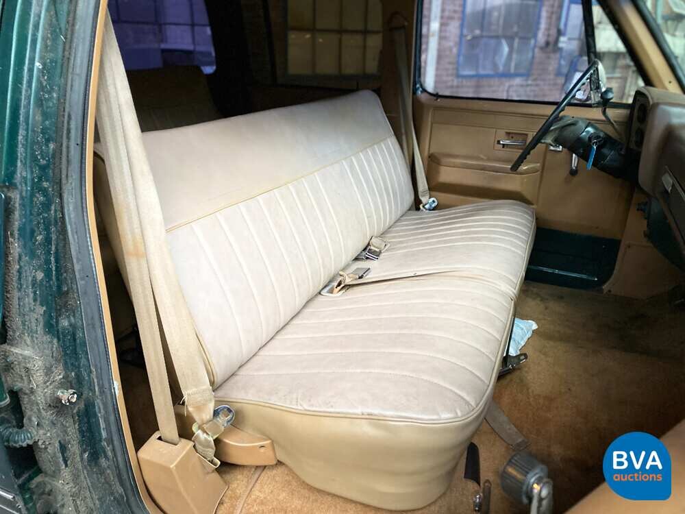 Chevrolet Suburban C2500 180 PS 1985.