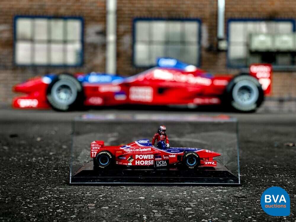 Formel-1-Auto F1 Beinarbeit FA17 Jos VERSTAPEN 1996 PFEILE.