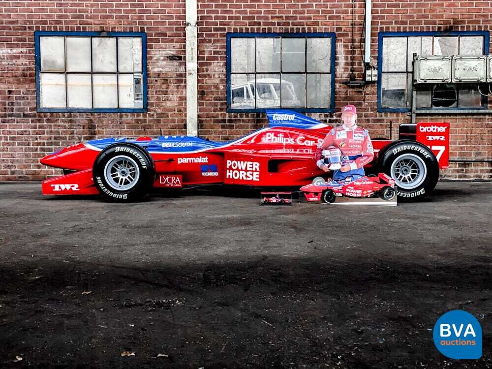 Formel-1-Auto F1 Beinarbeit FA17 Jos VERSTAPEN 1996 PFEILE.