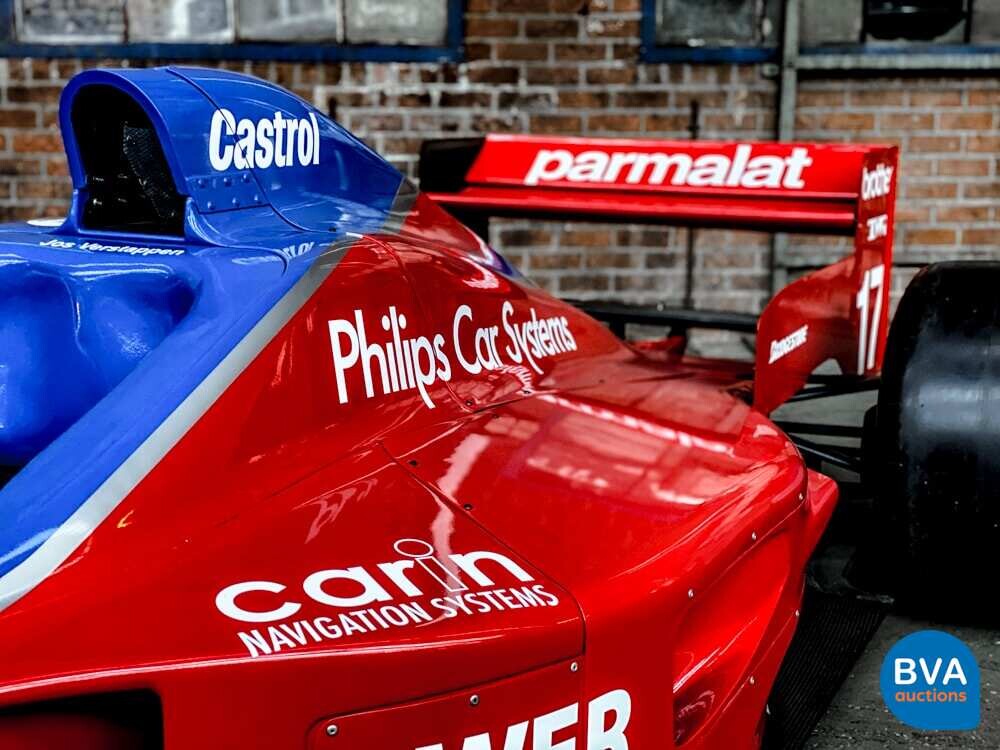 Formel-1-Auto F1 Beinarbeit FA17 Jos VERSTAPEN 1996 PFEILE.