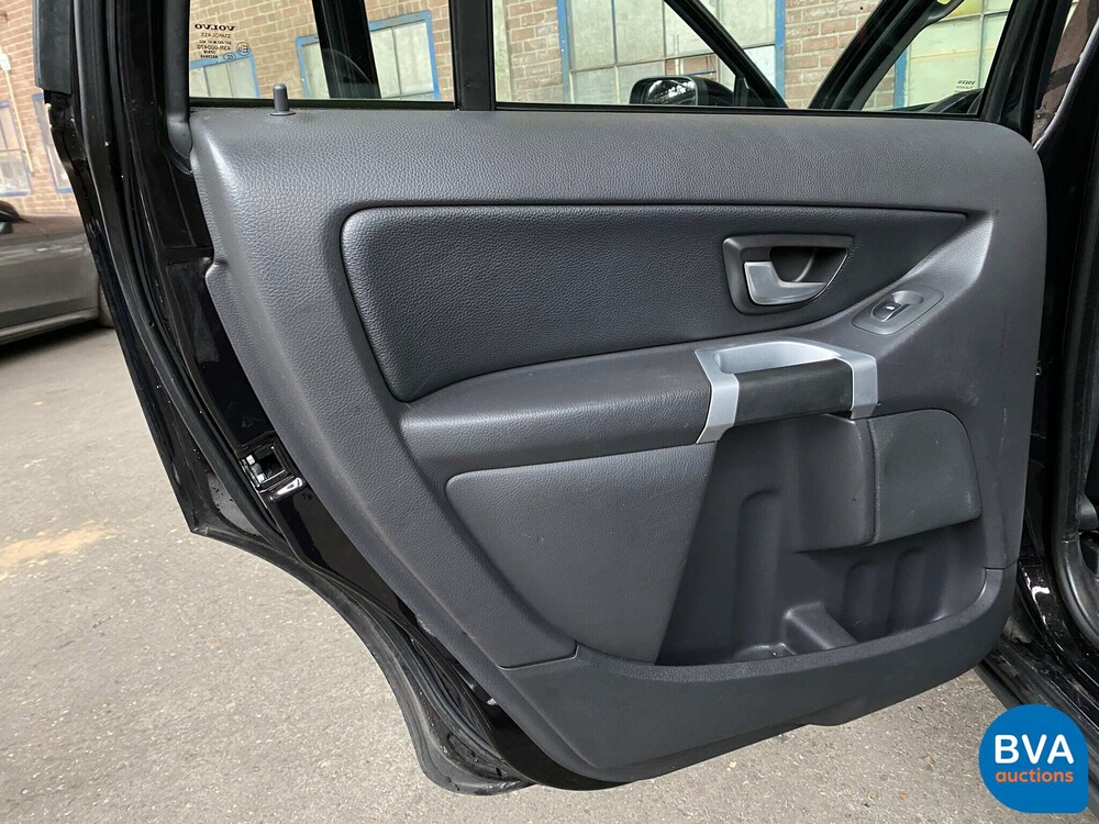 Volvo XC90 2.4 D5 Limited Edition 7 Personen 200 PS 2011 -Org NL-, 46-SJJ-8.