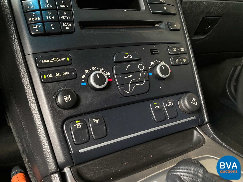 Volvo XC90 2.4 D5 Limited Edition 7 Personen 200 PS 2011 -Org NL-, 46-SJJ-8.