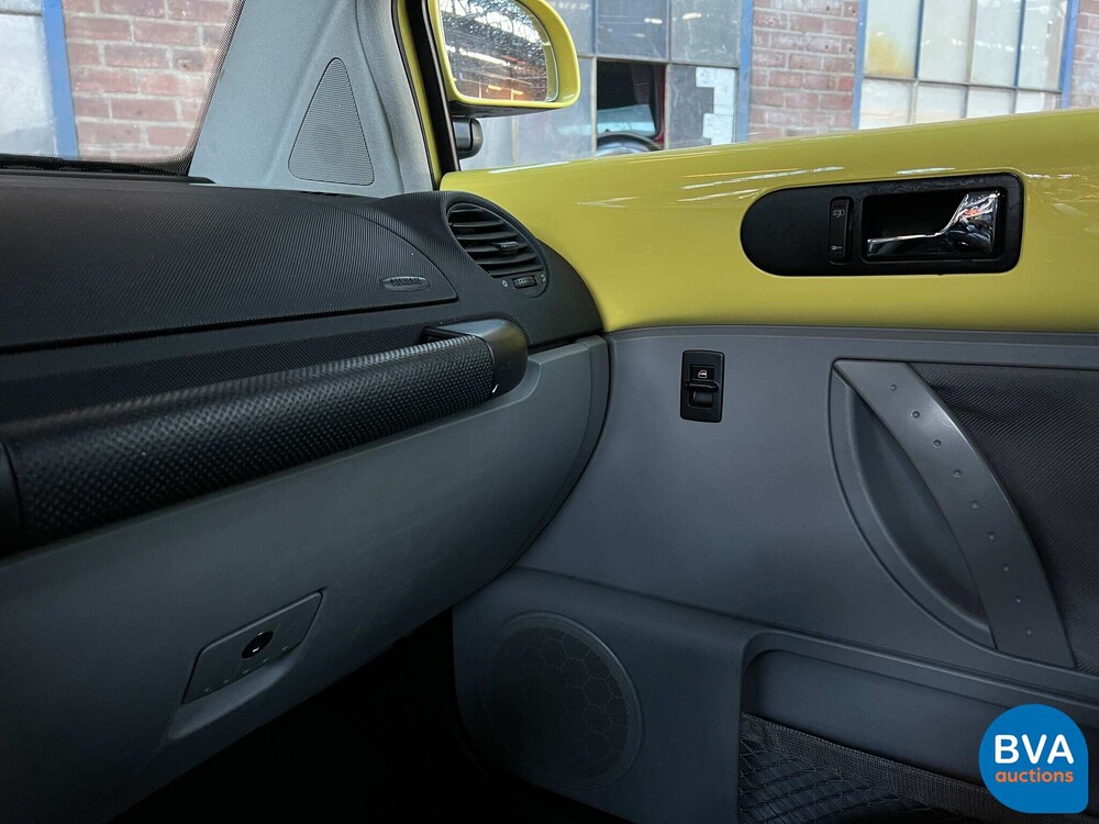 Volkswagen New Beetle 2.0 Highline 116pk 1999 -Org. NL-, XP-GF-70