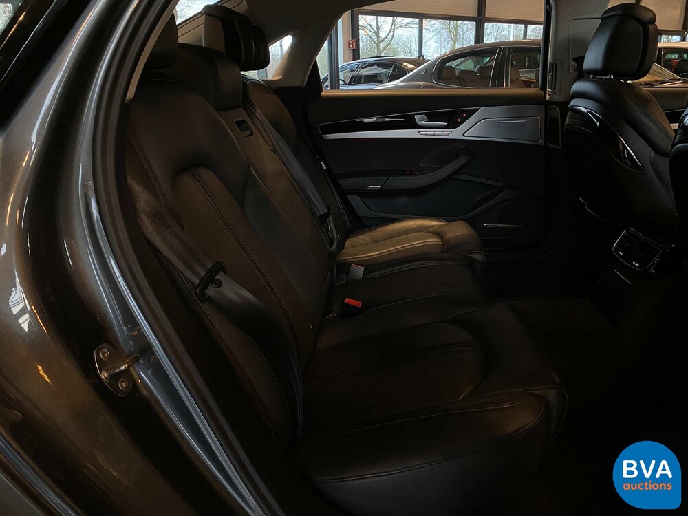Audi A8 6.3 W12 quattro Lang Pro Line+ 500pk 2011 -Org. NL-, 04-RHV-9