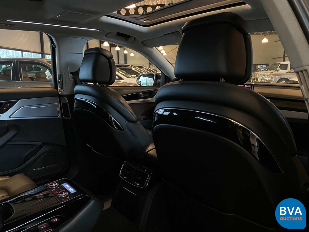 Audi A8 6.3 W12 quattro Lang Pro Line+ 500pk 2011 -Org. NL-, 04-RHV-9