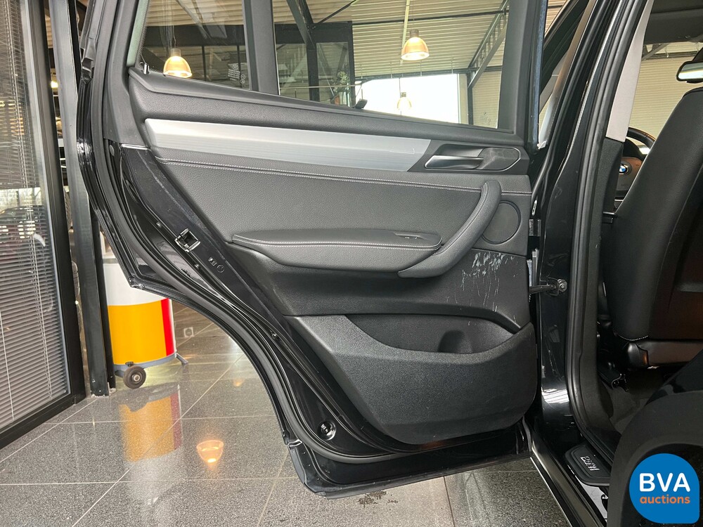 BMW X3 xDrive28i High Executive 258pk 2011, 24-SFH-8