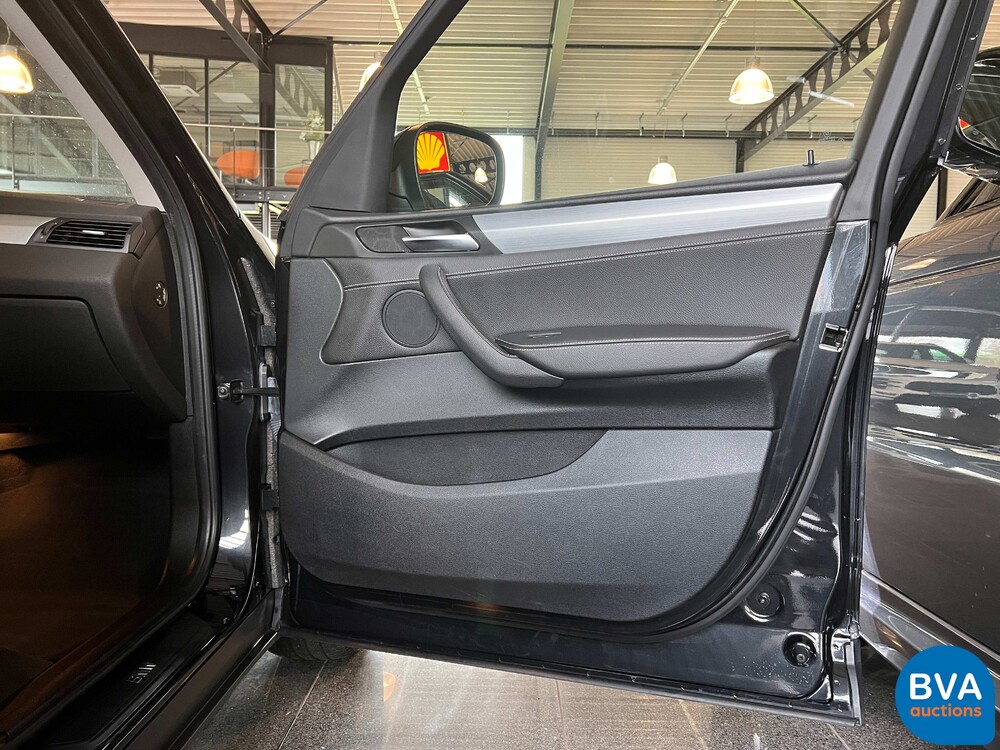 BMW X3 xDrive28i High Executive 258pk 2011, 24-SFH-8