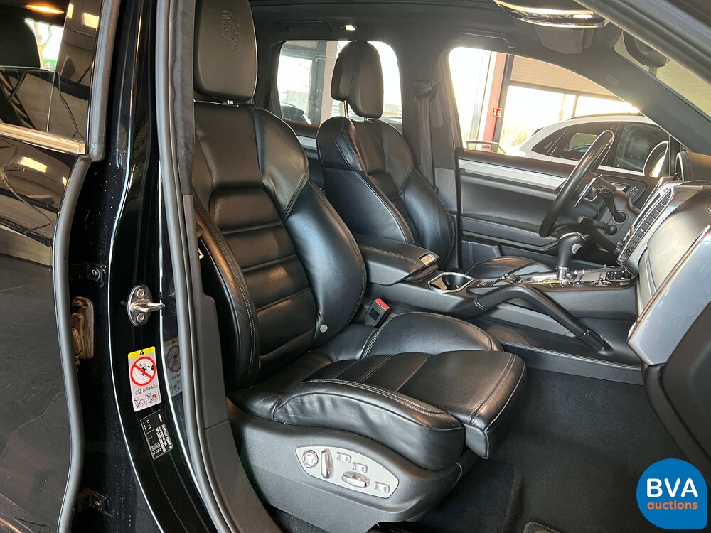 Porsche Cayenne 4.8 Turbo 500pk 2011, G-855-DS