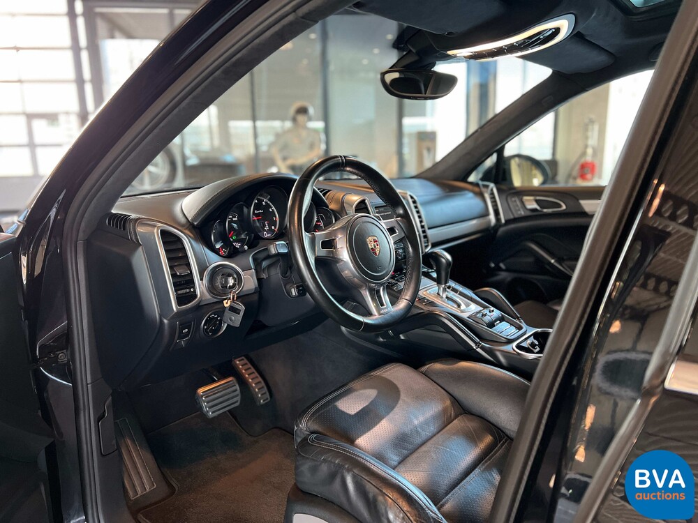 Porsche Cayenne 4.8 Turbo 500pk 2011, G-855-DS