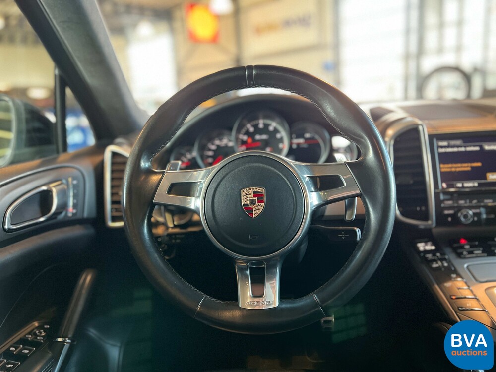 Porsche Cayenne 4.8 Turbo 500pk 2011, G-855-DS