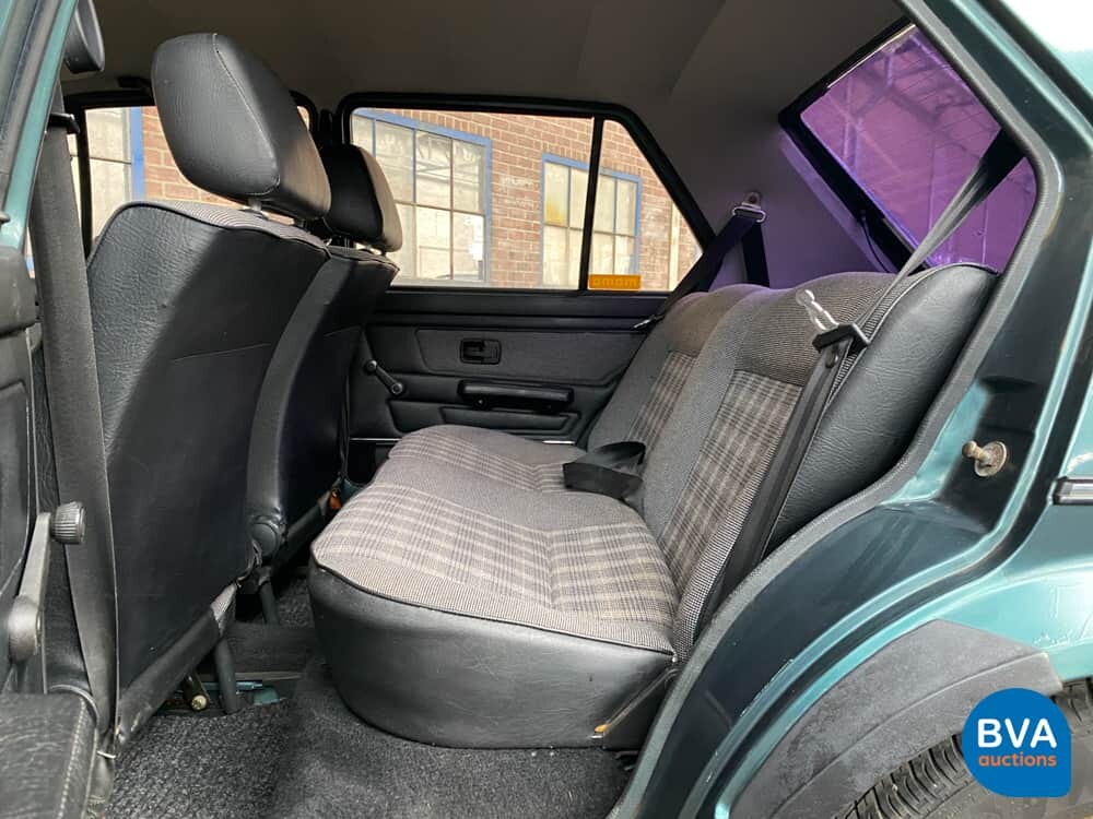 Volkswagen Golf 1 Hatchback 1983, 46-XG-BZ.