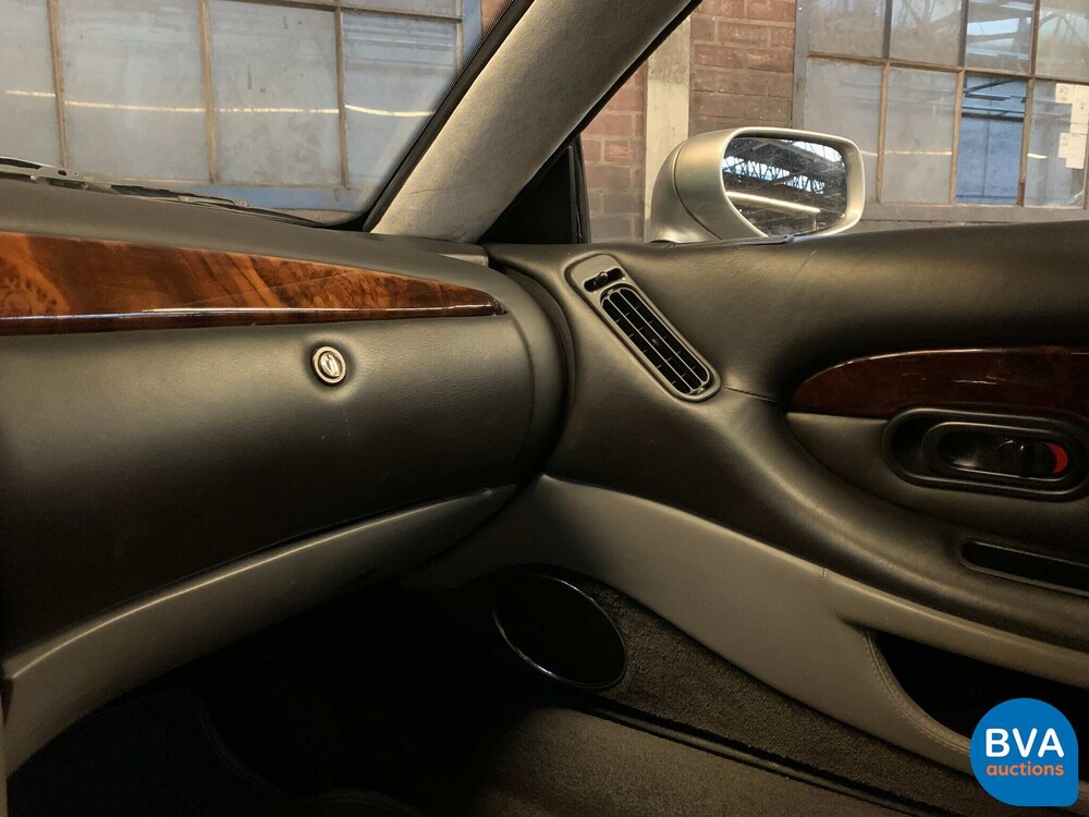 Aston Martin DB7 3.2 Coupe 325hp 1996, 81-JT-RP.