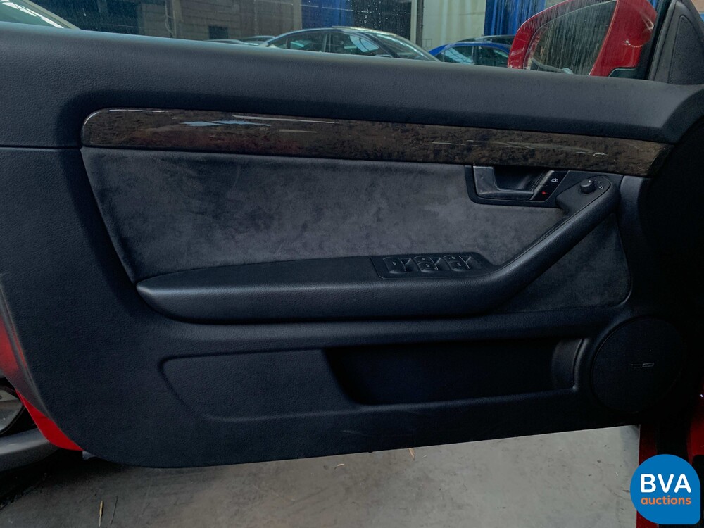 Audi A4 Convertible 2.4 V6 Exclusive 170hp 2002 -Org. NL- YOUNGTIMER, 39-JH-NG.