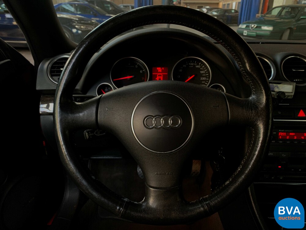 Audi A4 Convertible 2.4 V6 Exclusive 170hp 2002 -Org. NL- YOUNGTIMER, 39-JH-NG.