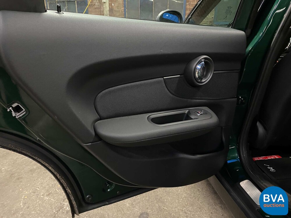 Mini Clubman 1.5D 116hp 2016 British Racing Green Mini Cooper.