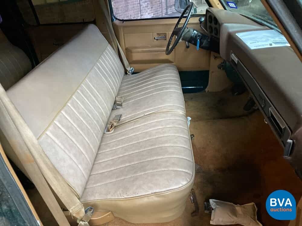 Chevrolet Suburban C2500 180hp 1985.